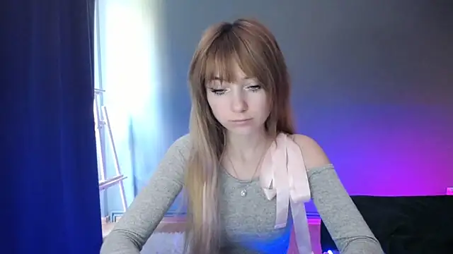 LuciaYoung online show from March 19, 2025, 1:29 pm