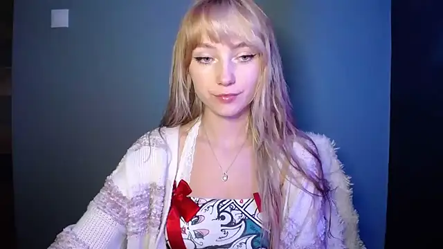 LuciaYoung online show from October 4, 2025, 6:17 pm