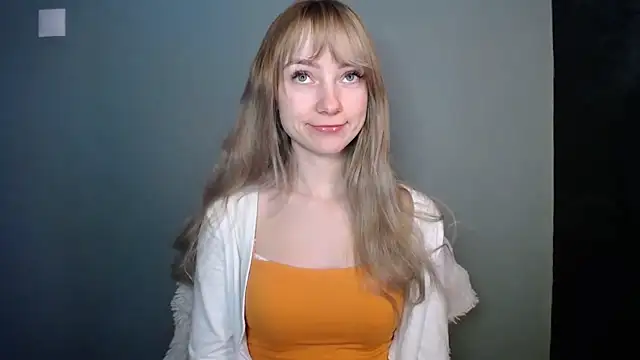 LuciaYoung online show from January 12, 2026, 7:35 am