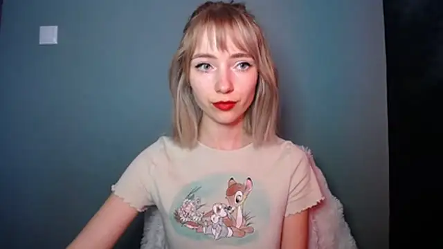 LuciaYoung online show from February 22, 2026, 7:29 am