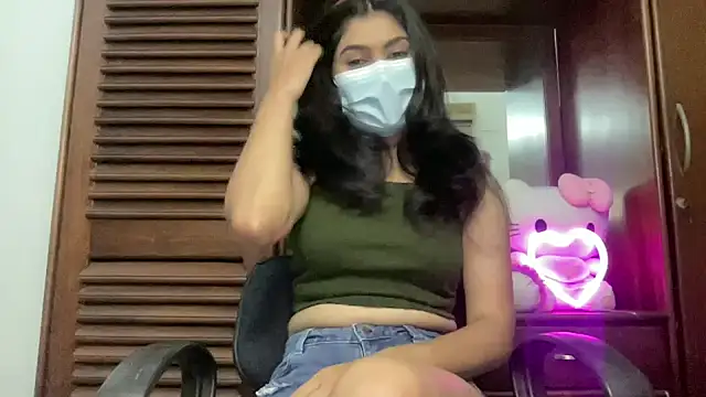 Snapshot of Princess_Lily chatting on January 15, 2025, 12:58 pm Princess Lily online show from January 15, 2025, 12:58 pm