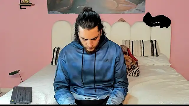 Snapshot of raymon616 chatting on September 18, 2025, 2:02 am raymon616 online show from September 18, 2025, 2:02 am