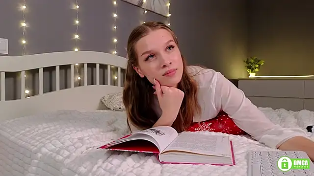 Snapshot of CutieBeauty chatting on January 13, 2025, 4:08 pm CutieBeauty online show from January 13, 2025, 4:08 pm