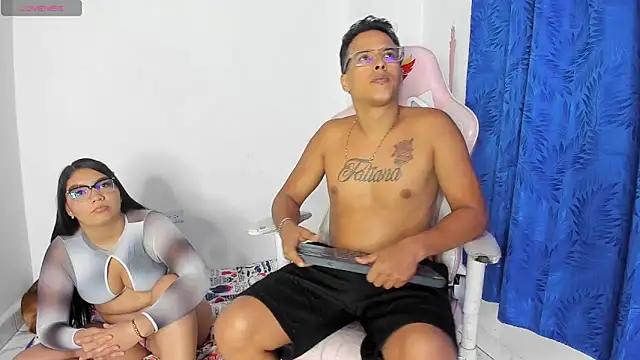 Latinos couples online show from March 9, 2026, 3:54 am