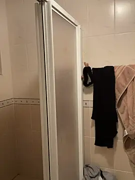 Snapshot of hihi0169 chatting on December 10, 2024, 5:22 pm hihi0169 online show from December 10, 2024, 5:22 pm