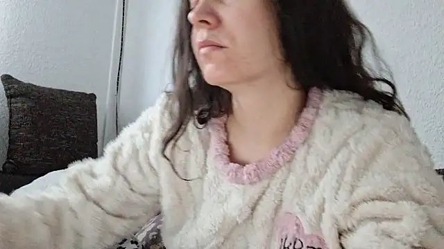 Cyndee Winter online show from December 17, 2024, 8:23 am