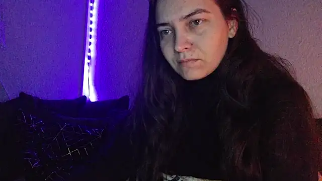 Cyndee Winter online show from December 18, 2024, 5:42 pm