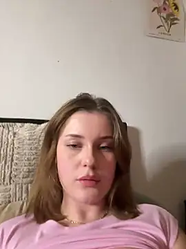 Snapshot of MaribelRiver chatting on February 17, 2025, 5:10 pm MaribelRiver online show from February 17, 2025, 5:10 pm