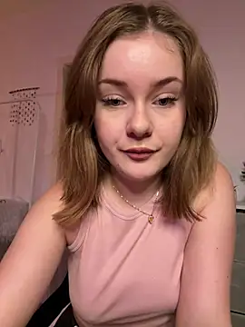 Snapshot of MaribelRiver chatting on February 19, 2025, 9:14 pm MaribelRiver online show from February 19, 2025, 9:14 pm