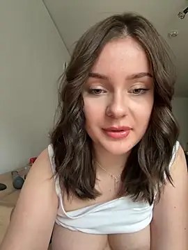 Snapshot of MaribelRiver chatting on October 6, 2025, 3:20 pm MaribelRiver online show from October 6, 2025, 3:20 pm