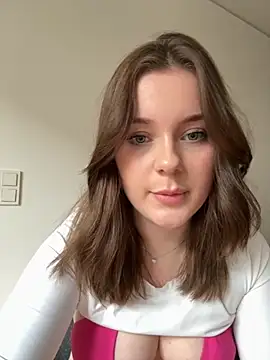 Snapshot of MaribelRiver chatting on October 22, 2025, 10:59 am MaribelRiver online show from October 22, 2025, 10:59 am