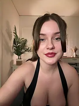 Snapshot of MaribelRiver chatting on March 2, 2026, 7:21 pm MaribelRiver online show from March 2, 2026, 7:21 pm