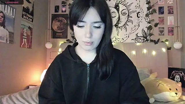 Snapshot of Anisawithlove chatting on January 13, 2025, 12:35 pm Anisawithlove online show from January 13, 2025, 12:35 pm