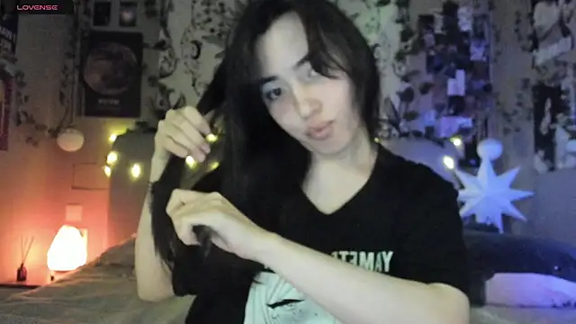 Snapshot of Anisawithlove chatting on February 26, 2025, 6:21 pm Anisawithlove online show from February 26, 2025, 6:21 pm