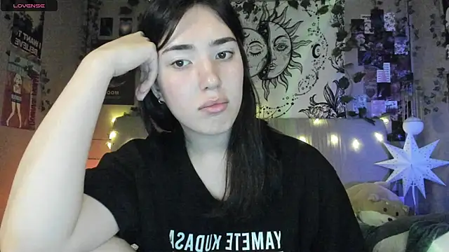 Snapshot of Anisawithlove chatting on February 28, 2025, 4:53 pm Anisawithlove online show from February 28, 2025, 4:53 pm