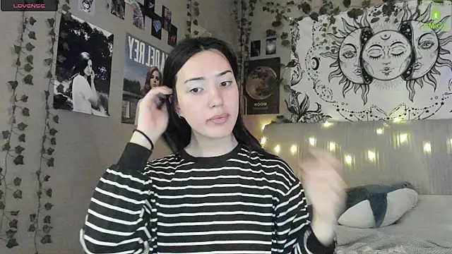 Snapshot of Anisawithlove chatting on March 21, 2025, 12:50 pm Anisawithlove online show from March 21, 2025, 12:50 pm