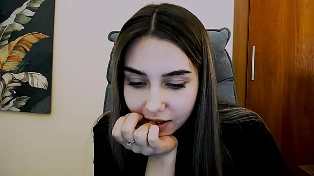 Lili magic online show from March 13, 2025, 5:18 pm