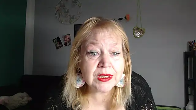 Blasflittchen online show from May 18, 2026, 10:21 am