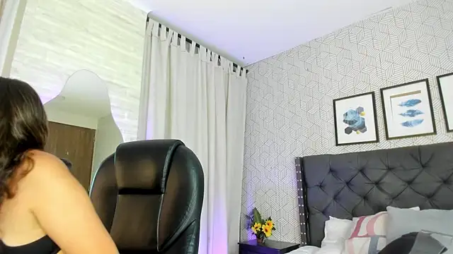 Snapshot of emma__smith1 chatting on February 6, 2025, 1:54 pm emma smith1 online show from February 6, 2025, 1:54 pm