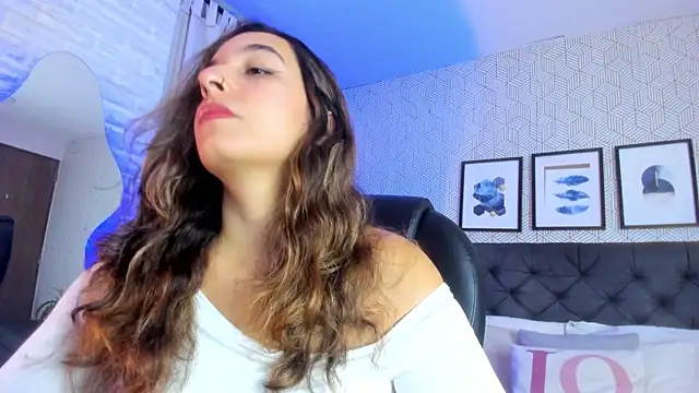 Snapshot of emma__smith1 chatting on February 7, 2025, 12:28 pm emma smith1 online show from February 7, 2025, 12:28 pm