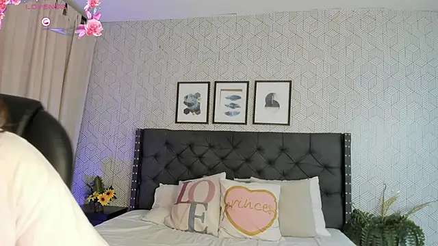 Snapshot of emma__smith1 chatting on February 18, 2025, 12:28 pm emma smith1 online show from February 18, 2025, 12:28 pm