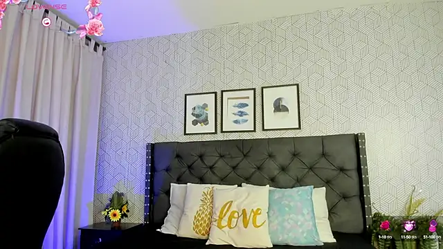 Snapshot of emma__smith1 chatting on March 3, 2025, 12:27 pm emma smith1 online show from March 3, 2025, 12:27 pm