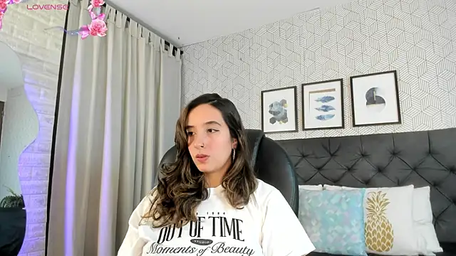 Snapshot of emma__smith1 chatting on March 4, 2025, 12:12 pm emma smith1 online show from March 4, 2025, 12:12 pm