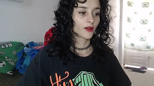 Snapshot of kitty22_ chatting on December 4, 2024, 3:21 pm kitty22 online show from December 4, 2024, 3:21 pm