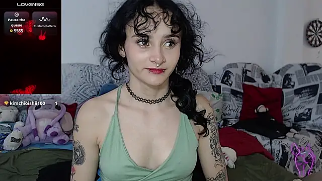 Snapshot of kitty22_ chatting on January 29, 2025, 1:38 pm kitty22 online show from January 29, 2025, 1:38 pm