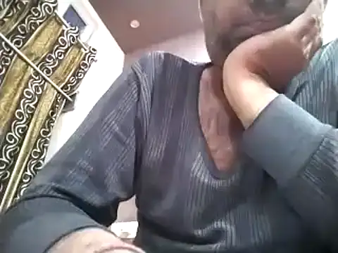 Snapshot of lund_lol chatting on January 28, 2025, 5:24 pm lund lol online show from January 28, 2025, 5:24 pm