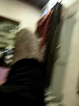 Snapshot of lund_lol chatting on October 6, 2025, 10:45 am lund lol online show from October 6, 2025, 10:45 am