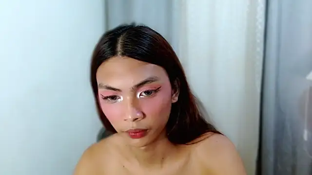 freshJULIA18 online show from November 18, 2025, 3:12 am