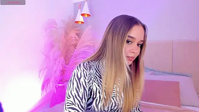 sofia pamela online show from January 10, 2025, 7:21 pm