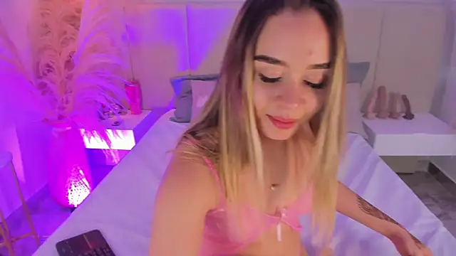 sofia pamela online show from March 22, 2025, 7:42 pm