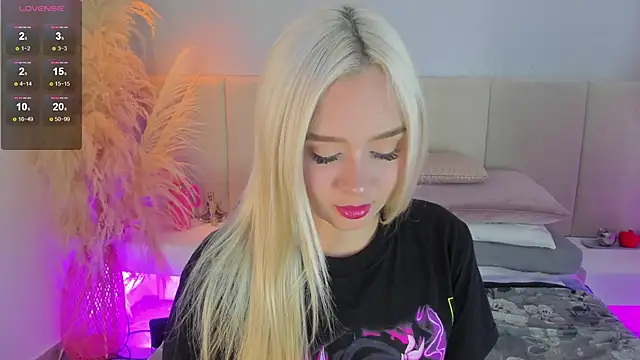 sofia pamela online show from September 26, 2025, 7:29 pm