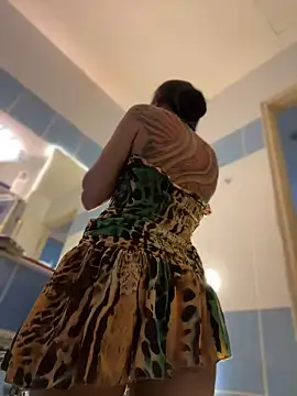 Snapshot of IzanamiTime chatting on January 1, 2025, 1:04 am IzanamiTime online show from January 1, 2025, 1:04 am