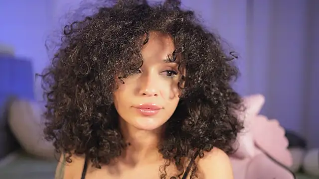 Snapshot of Moan4u chatting on January 28, 2025, 12:57 am Moan4u online show from January 28, 2025, 12:57 am