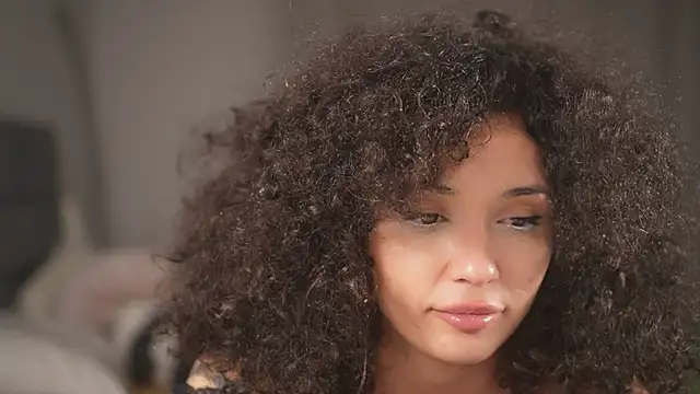 Snapshot of Moan4u chatting on February 6, 2025, 3:06 am Moan4u online show from February 6, 2025, 3:06 am