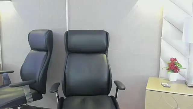 ChloeHarper  online show from March 12, 2026, 11:38 am