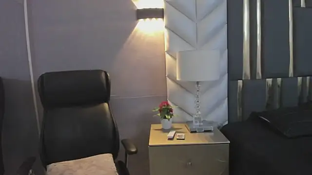 ChloeHarper  online show from April 7, 2026, 11:32 am