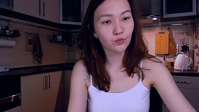 Snapshot of Kelly_Yon chatting on December 1, 2025, 6:07 am Kelly Yon online show from December 1, 2025, 6:07 am