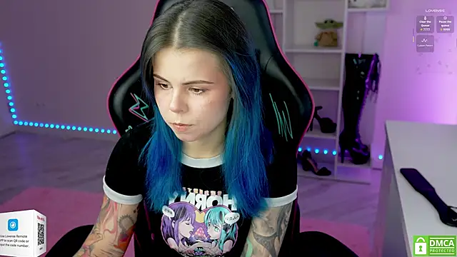 Snapshot of Latex_Kitty chatting on November 11, 2025, 11:54 am Latex Kitty online show from November 11, 2025, 11:54 am