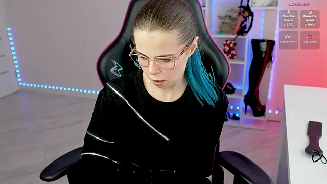 Snapshot of Latex_Kitty chatting on June 16, 2026, 3:14 pm Latex Kitty online show from June 16, 2026, 3:14 pm