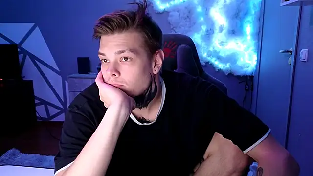 DENIS HERE online show from December 4, 2024, 5:00 pm