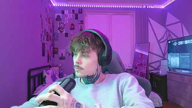 DENIS HERE online show from February 11, 2025, 5:07 pm