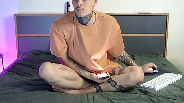 DENIS HERE online show from November 10, 2025, 6:07 pm