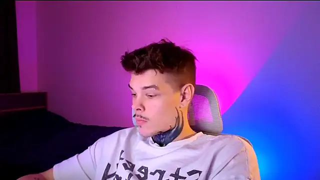 DENIS HERE online show from February 12, 2026, 4:02 pm