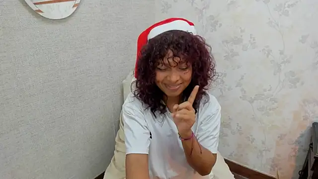 Naomi Tylers online show from December 14, 2025, 10:58 pm