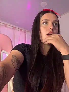 violet-333 online show from December 7, 2024, 4:58 pm