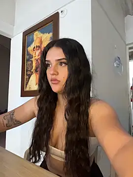 violet-333 online show from June 10, 2026, 7:02 pm